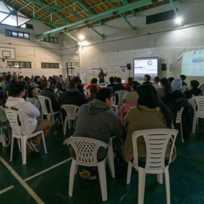 Con sueños renovados, las familias conocieron detalles del plan de urbanización del barrio Aitue