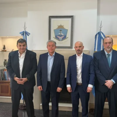 Rolando Figueroa presentó un programa de alivio para las familias neuquinas