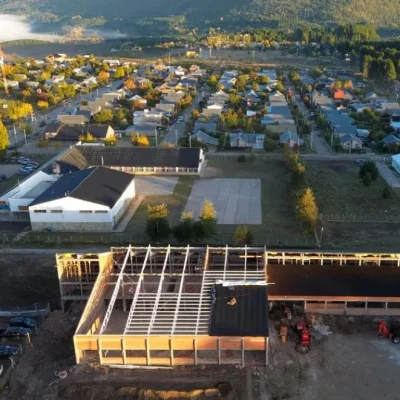 Continúa el avance de obra del edificio del CPEM 96 de Chacra 30