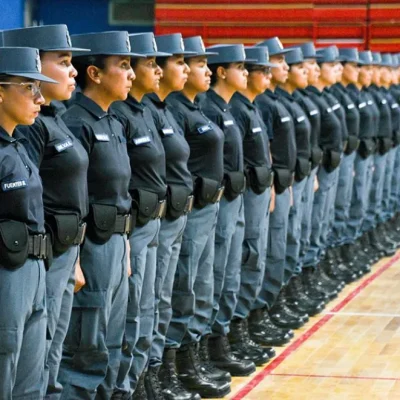 Estudiantes de la Policía recibirán 490 becas de 660 mil pesos