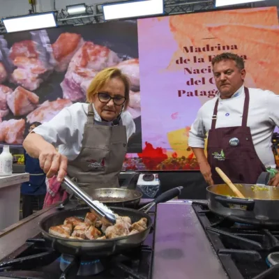 Villa Pehuenia vivió un sábado a pleno en la Fiesta Nacional del Chef Patagónico