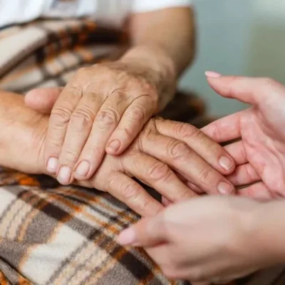 Neuquén aumentó hasta un 250% los aportes para personas mayores y personas con discapacidad