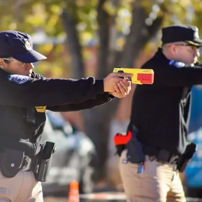 Comenzó la capacitación del personal policial para el uso de las TASER 10