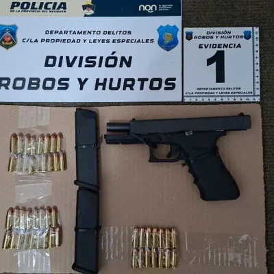 La Policía neuquina detuvo a cinco extranjeros armados y fueron expulsados del país