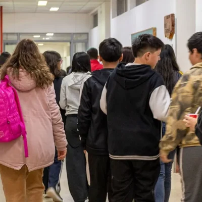 Con montos actualizados, se refuerza el apoyo a estudiantes neuquinos