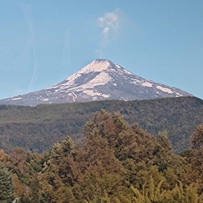 Alerta por el volcán Villarrica: crece la actividad y vigilan su impacto en Neuquén